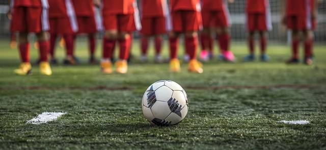 随机蒂姆巅峰对决，库里与80激战皇家马德里分钟，高光表现胜负难料！